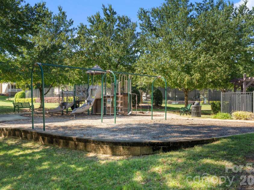 8011 Cottsbrooke Drive, Huntersville, NC 28078.  MLS# CAR4434421, YatesRealty ID 56946. 