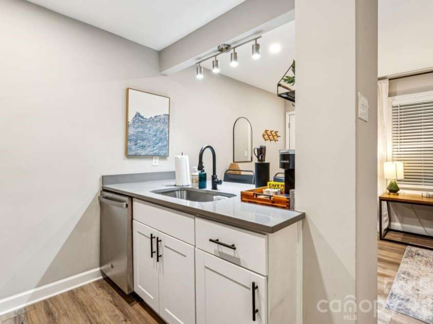 2000 Patio Court, Charlotte, NC 28205.  MLS# CAR4342962, YatesRealty ID 5695. 