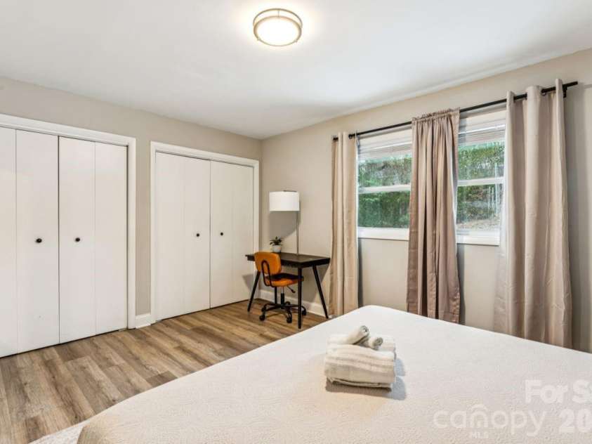 2000 Patio Court, Charlotte, NC 28205.  MLS# CAR4342962, YatesRealty ID 5695. 