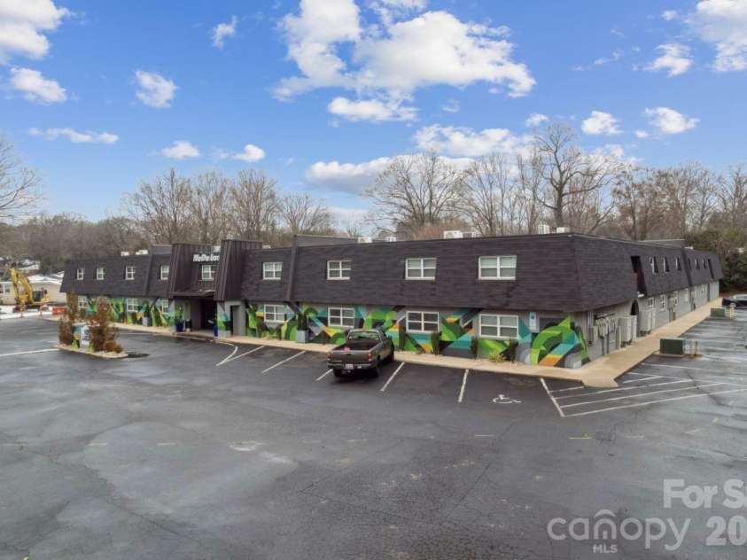 2000 Patio Court, Charlotte, NC 28205.  MLS# CAR4342962, YatesRealty ID 5695. 