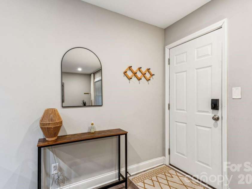 2000 Patio Court, Charlotte, NC 28205.  MLS# CAR4342962, YatesRealty ID 5695. Front Entry