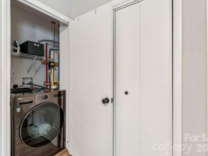 2000 Patio Court, Charlotte, NC 28205.  MLS# CAR4342962, YatesRealty ID 5695. Laundry