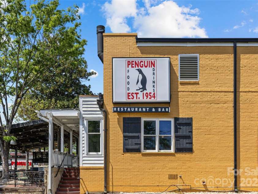 2125 Kenilworth Avenue, Charlotte, NC 28203.  MLS# CAR4244475, YatesRealty ID 5695. 12 min walk to great times.