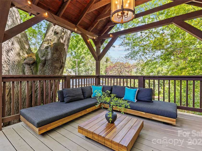 2125 Kenilworth Avenue, Charlotte, NC 28203.  MLS# CAR4244475, YatesRealty ID 5695. Covered area of deck
