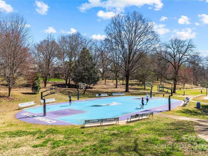 2125 Kenilworth Avenue, Charlotte, NC 28203.  MLS# CAR4244475, YatesRealty ID 5695. Dilworth's Latta Park is a short walk from the home.