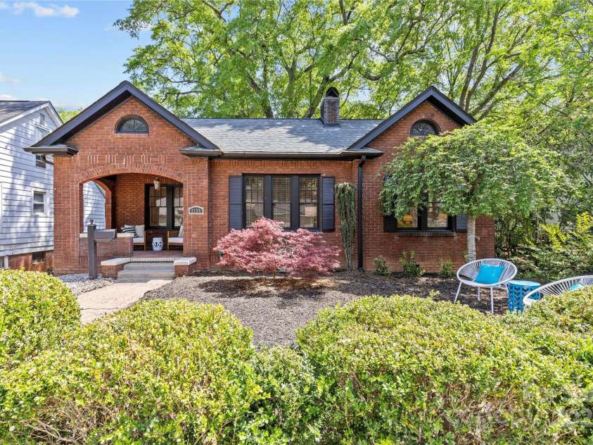 2125 Kenilworth Avenue, Charlotte, NC 28203.  MLS# CAR4244475, YatesRealty ID 5695. Welcome Home
