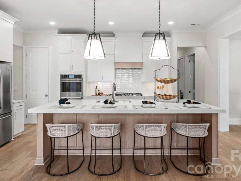 6918 Alexander Road, Charlotte, NC 28226.  MLS# CAR4434180, YatesRealty ID 56950. 
