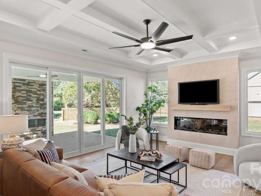 6918 Alexander Road, Charlotte, NC 28226.  MLS# CAR4434180, YatesRealty ID 56950. 