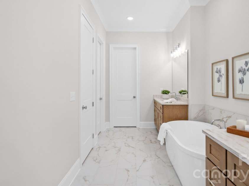 6918 Alexander Road, Charlotte, NC 28226.  MLS# CAR4434180, YatesRealty ID 56950. 