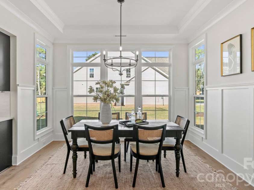6918 Alexander Road, Charlotte, NC 28226.  MLS# CAR4434180, YatesRealty ID 56950. Dining room