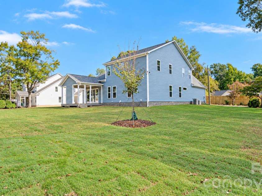 6918 Alexander Road, Charlotte, NC 28226.  MLS# CAR4434180, YatesRealty ID 56950. Rear yard