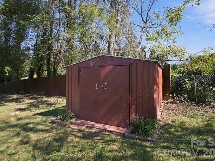 321 Sheldon Street, Hudson, NC 28638.  MLS# CAR4434131, YatesRealty ID 56952. 
