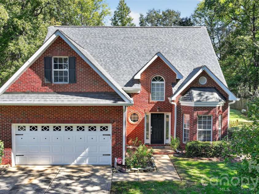 12530 Windward Oaks Drive, Huntersville, NC 28078.  MLS# CAR4434050, YatesRealty ID 56953. 