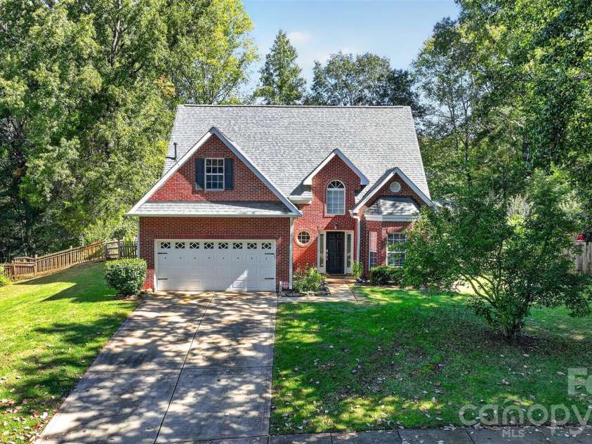 12530 Windward Oaks Drive, Huntersville, NC 28078.  MLS# CAR4434050, YatesRealty ID 56953. 
