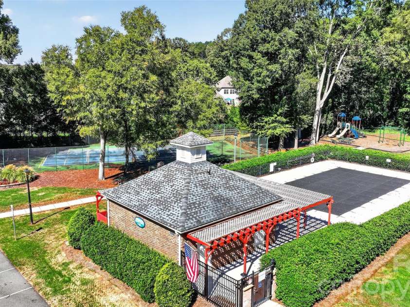 12530 Windward Oaks Drive, Huntersville, NC 28078.  MLS# CAR4434050, YatesRealty ID 56953. 