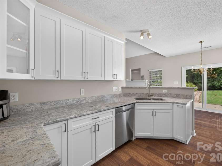 12530 Windward Oaks Drive, Huntersville, NC 28078.  MLS# CAR4434050, YatesRealty ID 56953. 