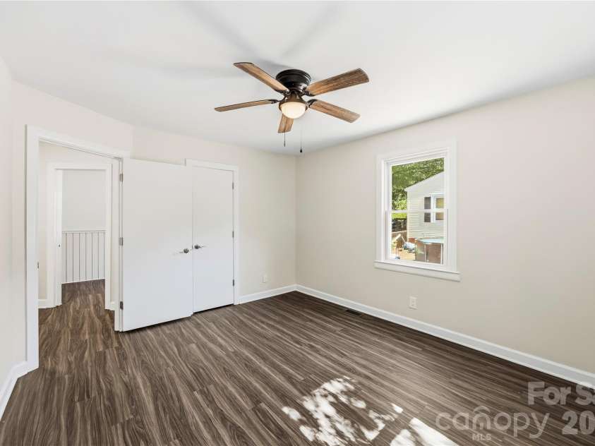 915 Skyway Drive, Kannapolis, NC 28083.  MLS# CAR4433978, YatesRealty ID 56954. 