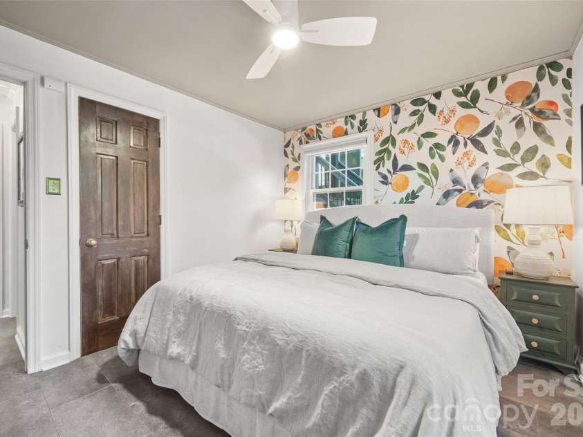 5145 Murrayhill Drive, Charlotte, NC 28210.  MLS# CAR4434043, YatesRealty ID 56955. 
