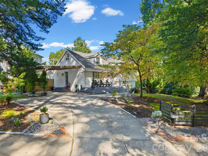 5145 Murrayhill Drive, Charlotte, NC 28210.  MLS# CAR4434043, YatesRealty ID 56955. 