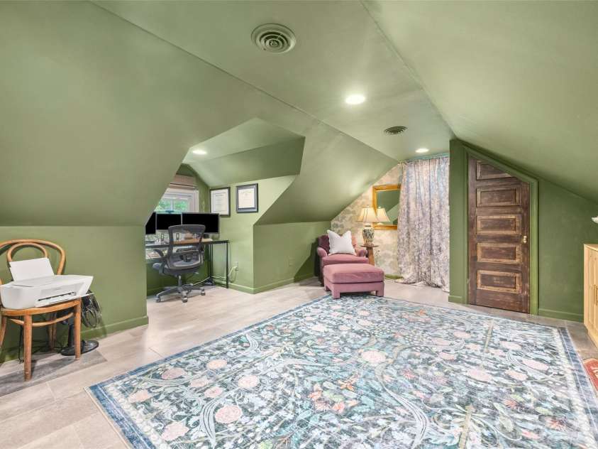 5145 Murrayhill Drive, Charlotte, NC 28210.  MLS# CAR4434043, YatesRealty ID 56955. Bonus room not included in heated sq ft