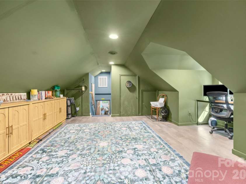 5145 Murrayhill Drive, Charlotte, NC 28210.  MLS# CAR4434043, YatesRealty ID 56955. Bonus room not included in heated sq ft
