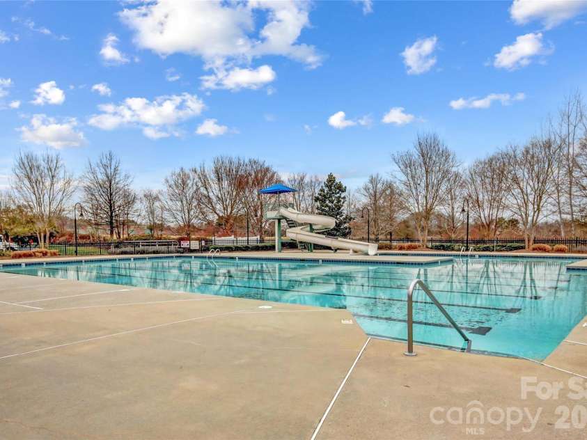 14234 Holly Springs Drive, Huntersville, NC 28078.  MLS# CAR4433930, YatesRealty ID 56956. Community Pool