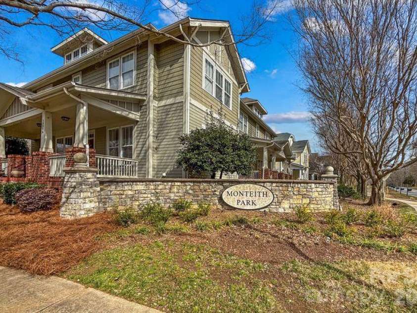14234 Holly Springs Drive, Huntersville, NC 28078.  MLS# CAR4433930, YatesRealty ID 56956. Monteith Park