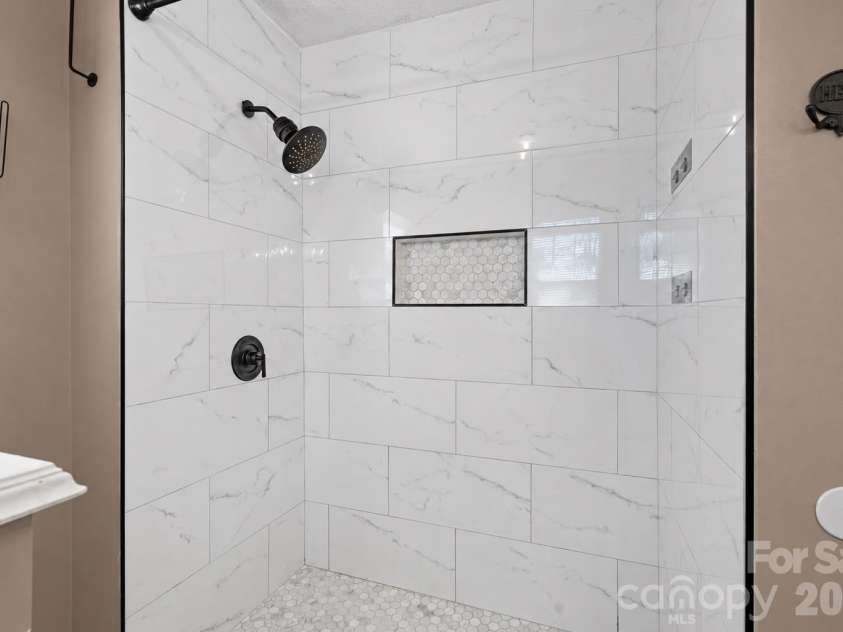 12424 Cool Mist Lane, Huntersville, NC 28078.  MLS# CAR4433827, YatesRealty ID 56960. Primary Bathroom