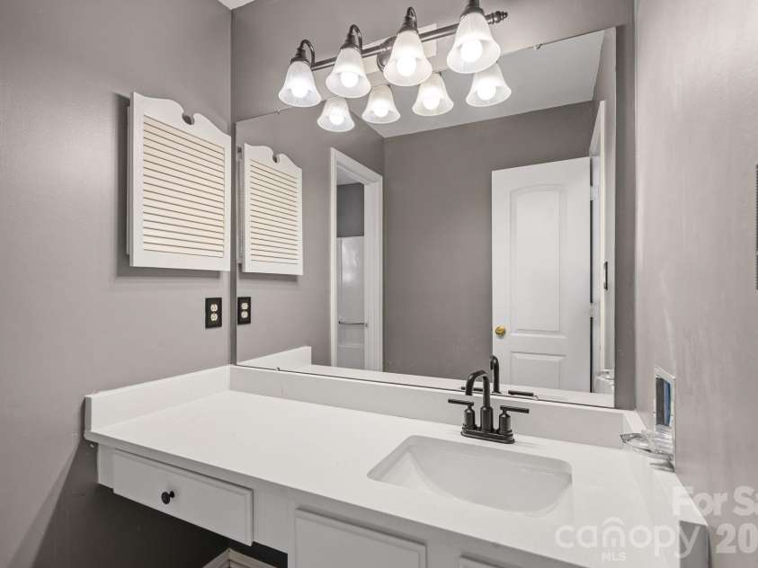 12424 Cool Mist Lane, Huntersville, NC 28078.  MLS# CAR4433827, YatesRealty ID 56960. Secondary Bathroom