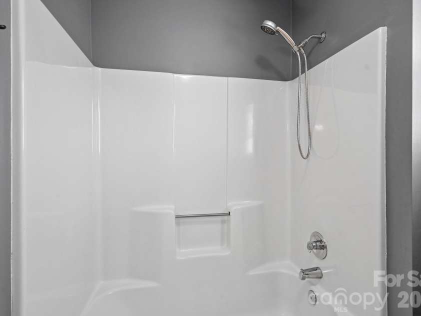 12424 Cool Mist Lane, Huntersville, NC 28078.  MLS# CAR4433827, YatesRealty ID 56960. Secondary Bathroom