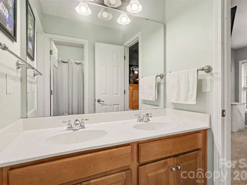 5221 Turkey Oak Drive, Mint Hill, NC 28227.  MLS# CAR4433763, YatesRealty ID 56962. 
