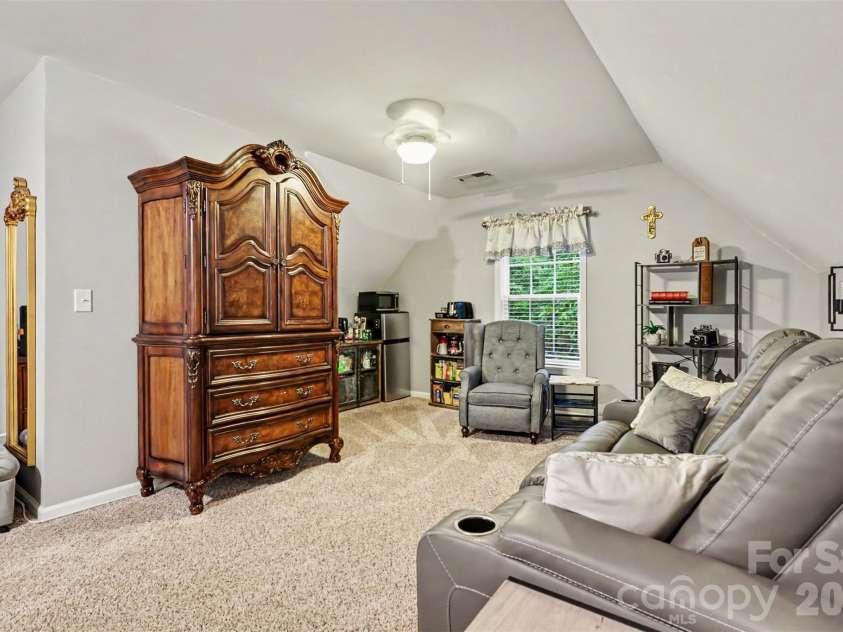 5221 Turkey Oak Drive, Mint Hill, NC 28227.  MLS# CAR4433763, YatesRealty ID 56962. 