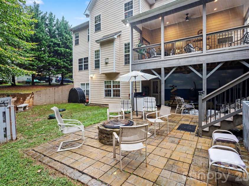 5221 Turkey Oak Drive, Mint Hill, NC 28227.  MLS# CAR4433763, YatesRealty ID 56962. 