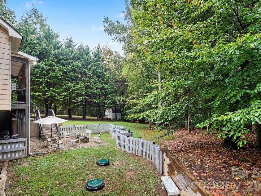 5221 Turkey Oak Drive, Mint Hill, NC 28227.  MLS# CAR4433763, YatesRealty ID 56962. 