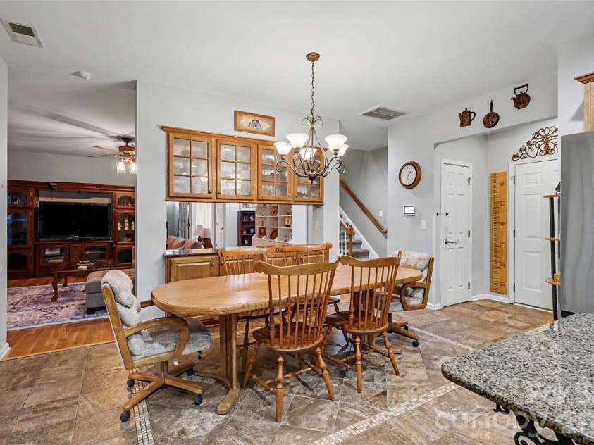 5221 Turkey Oak Drive, Mint Hill, NC 28227.  MLS# CAR4433763, YatesRealty ID 56962. Breakfast Area in Kitchen