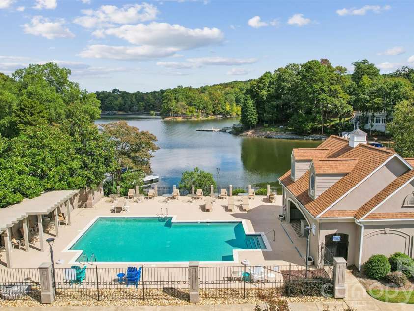 16516 Riverpointe Drive, Charlotte, NC 28278.  MLS# CAR4433714, YatesRealty ID 56963. 