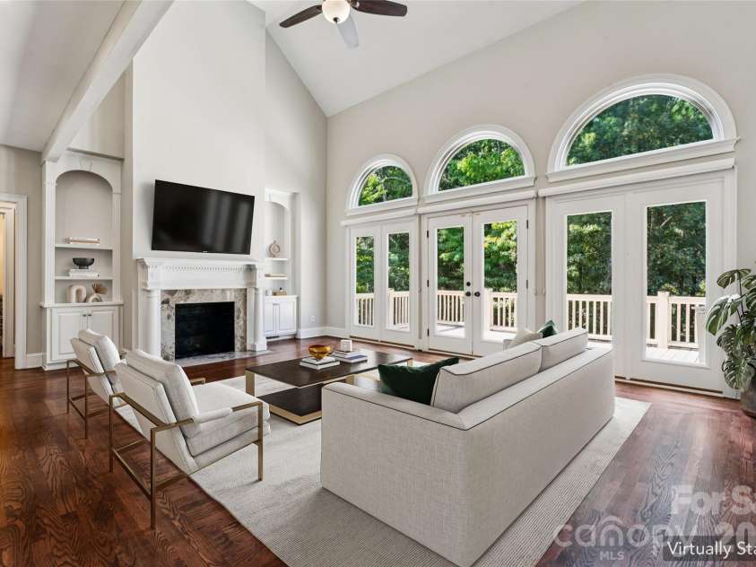 16516 Riverpointe Drive, Charlotte, NC 28278.  MLS# CAR4433714, YatesRealty ID 56963. 
