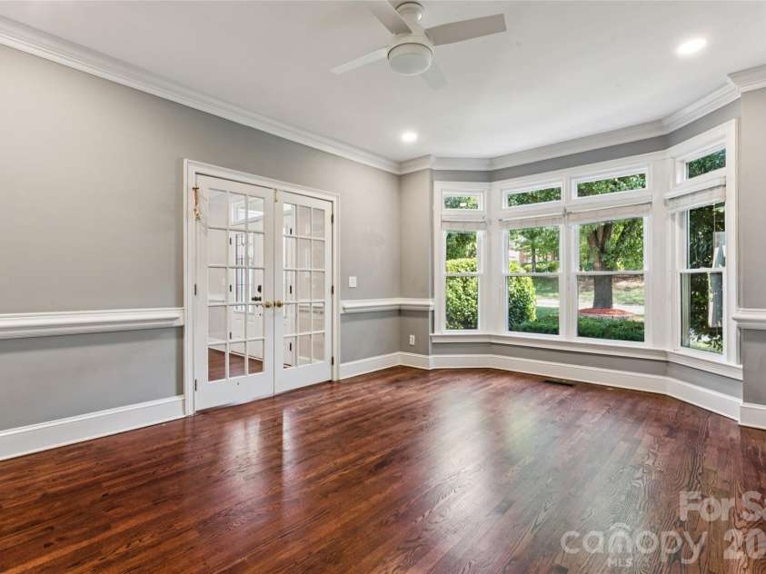 16516 Riverpointe Drive, Charlotte, NC 28278.  MLS# CAR4433714, YatesRealty ID 56963. 
