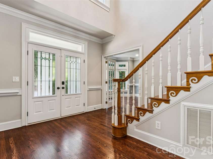 16516 Riverpointe Drive, Charlotte, NC 28278.  MLS# CAR4433714, YatesRealty ID 56963. 