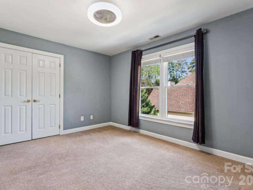 16516 Riverpointe Drive, Charlotte, NC 28278.  MLS# CAR4433714, YatesRealty ID 56963. 