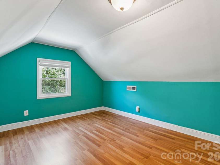 16516 Riverpointe Drive, Charlotte, NC 28278.  MLS# CAR4433714, YatesRealty ID 56963. 