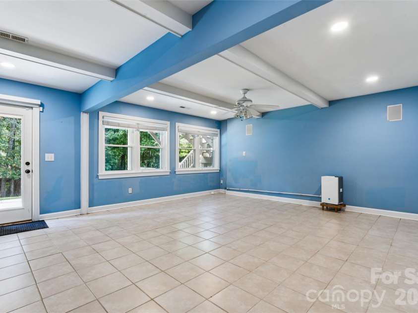 16516 Riverpointe Drive, Charlotte, NC 28278.  MLS# CAR4433714, YatesRealty ID 56963. 