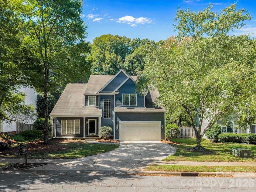 4138 Beauvista Drive, Charlotte, NC 28269.  MLS# CAR4433728, YatesRealty ID 56965. 