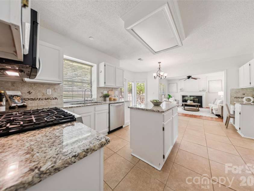 4138 Beauvista Drive, Charlotte, NC 28269.  MLS# CAR4433728, YatesRealty ID 56965. 