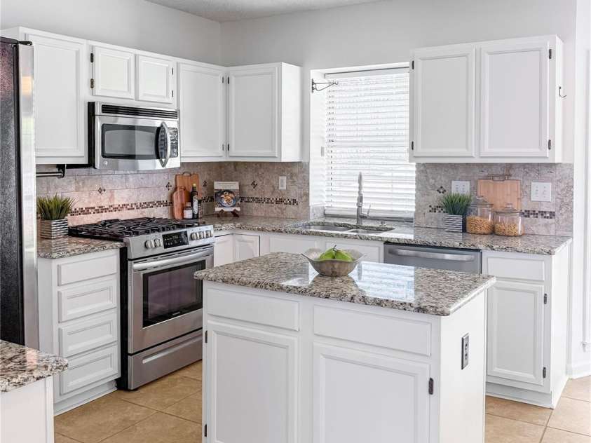 4138 Beauvista Drive, Charlotte, NC 28269.  MLS# CAR4433728, YatesRealty ID 56965. 