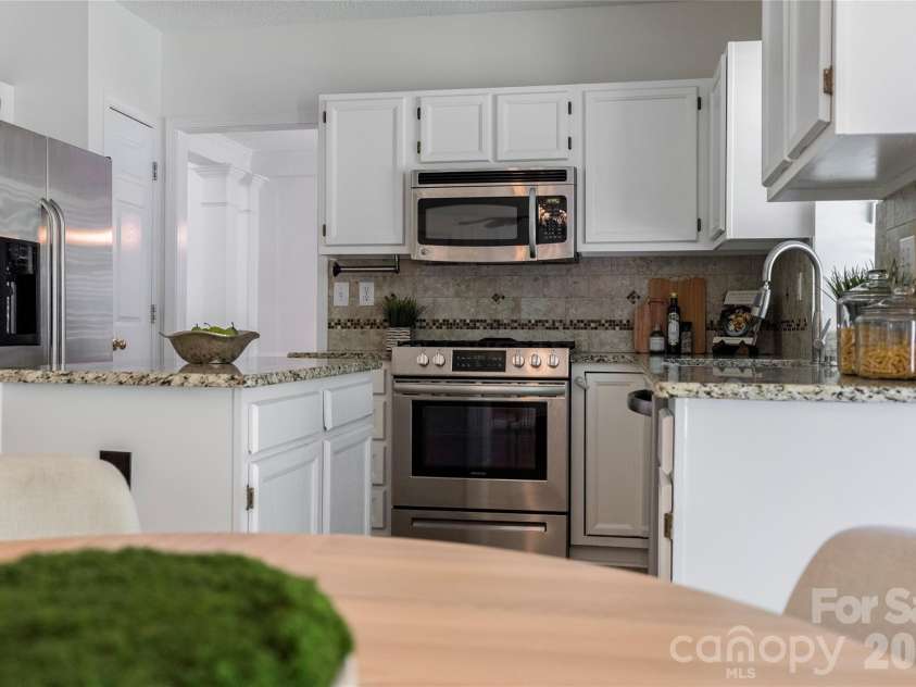 4138 Beauvista Drive, Charlotte, NC 28269.  MLS# CAR4433728, YatesRealty ID 56965. 