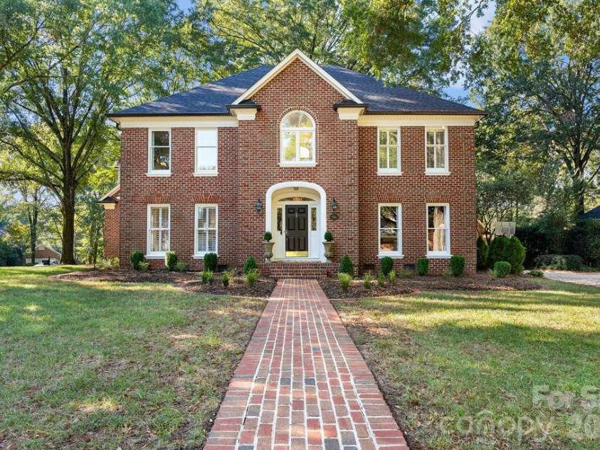 5050 Kimblewyck Lane, Charlotte, NC 28226.  MLS# CAR4433578, YatesRealty ID 56967. 