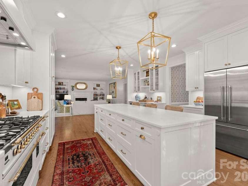 5050 Kimblewyck Lane, Charlotte, NC 28226.  MLS# CAR4433578, YatesRealty ID 56967. 