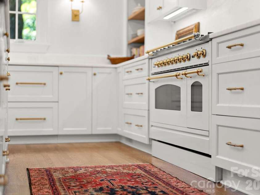 5050 Kimblewyck Lane, Charlotte, NC 28226.  MLS# CAR4433578, YatesRealty ID 56967. 