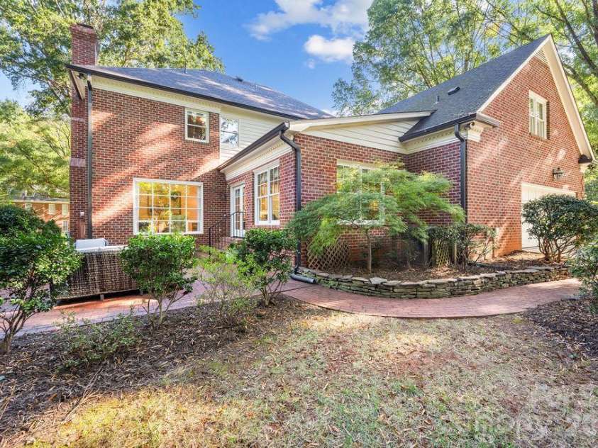 5050 Kimblewyck Lane, Charlotte, NC 28226.  MLS# CAR4433578, YatesRealty ID 56967. 